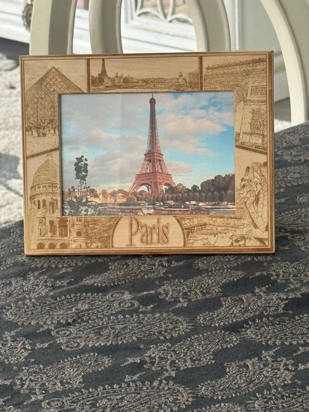 Paris Eiffel Tower Wooden Picture Frame - glass, fine imaging detail 5 x 7. NIB
